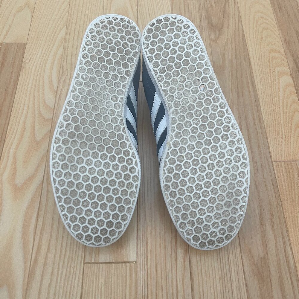 Women's Navy Suede Adidas Gazelle Size 7.5 - Picture 5 of 7